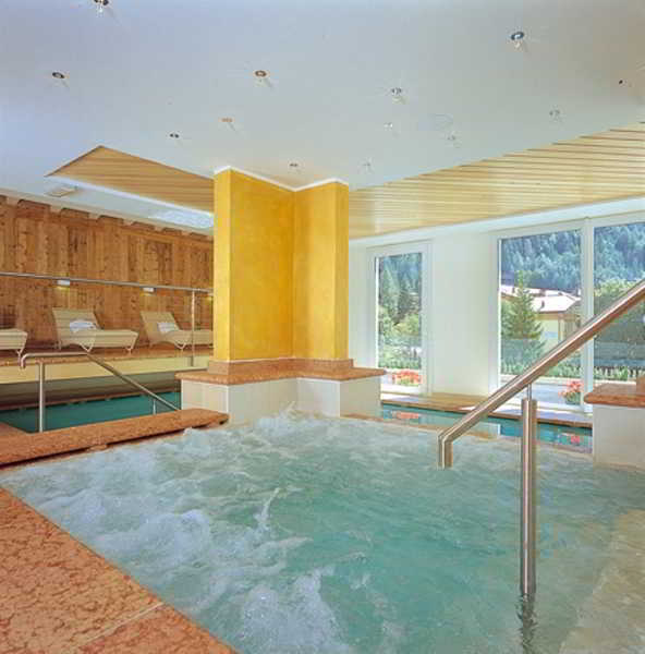 Ideal Hotel 4*