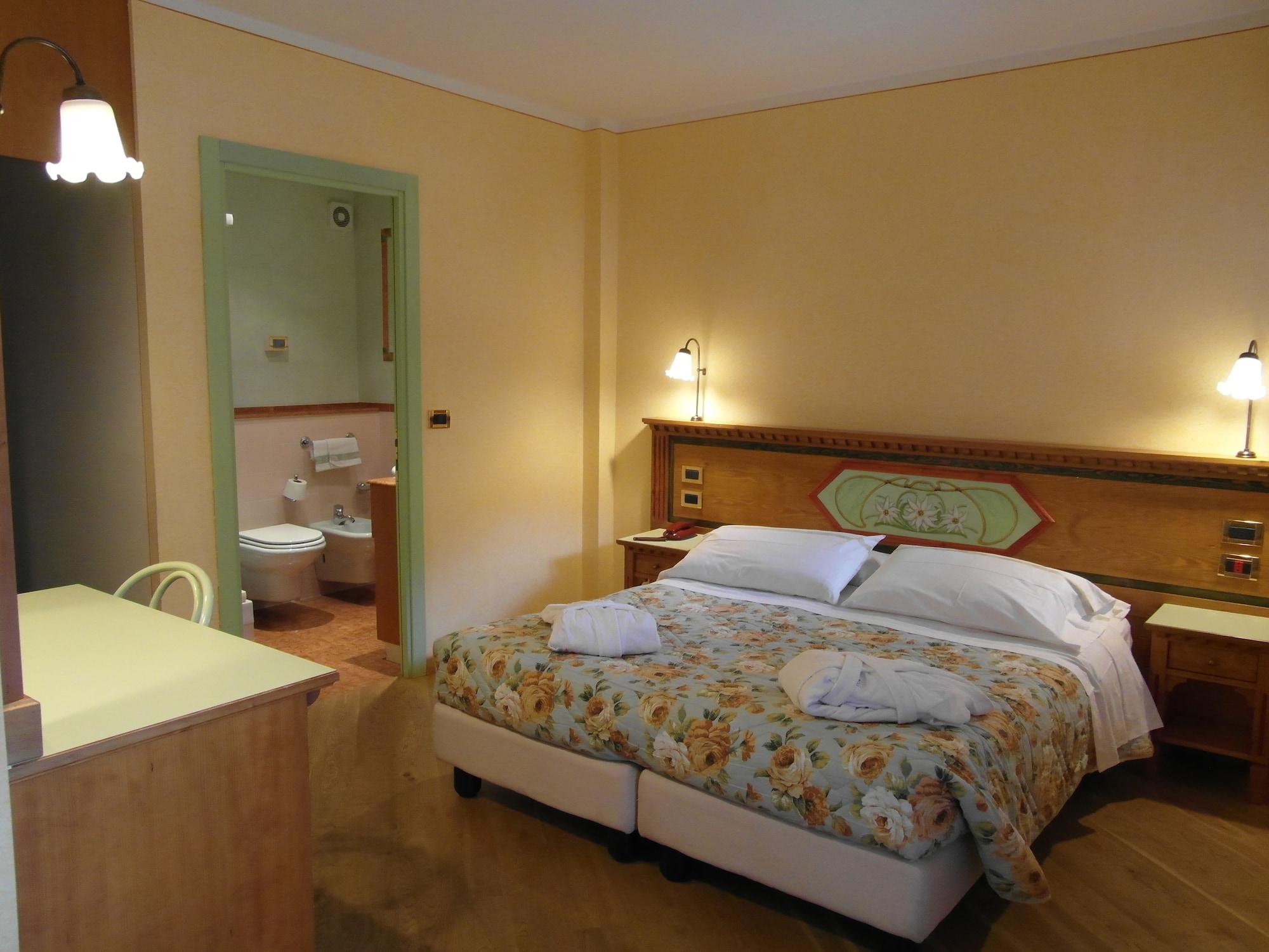 Ideal Hotel 4*