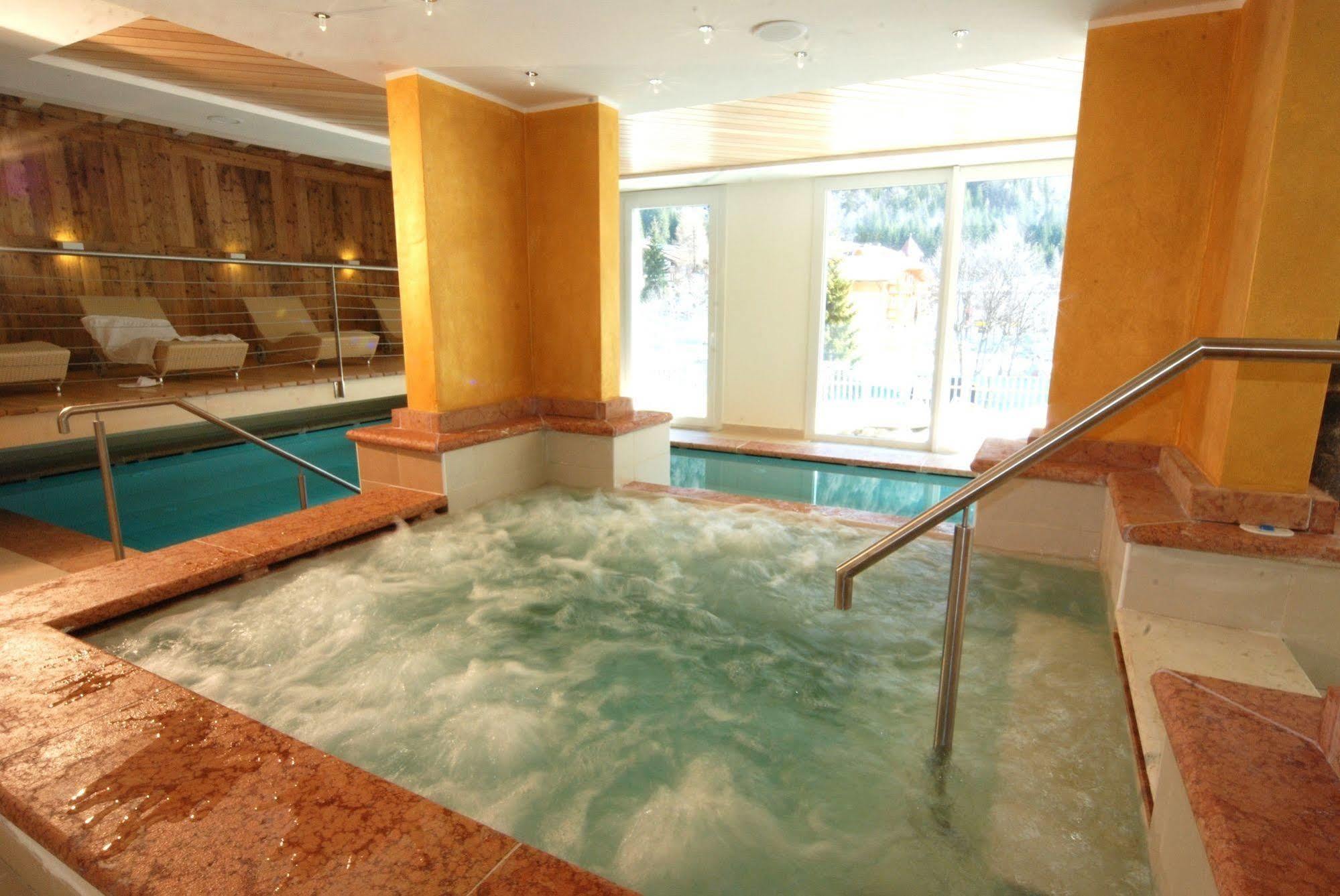 Ideal Hotel 4*